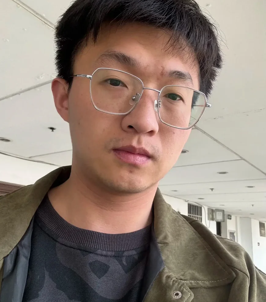 Chaoxing Li is the Chief Technical Engineer at Nomi, bringing 5 years of dedicated experience to the research, development, and manufacturing of industrial hydraulic proportional wireless remote controls.